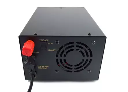 PC55 SW VIRTALÄHDE VIISARINÄYTÖILLÄ 9-15V / 55A - Virtalähteet - 308006 - 2