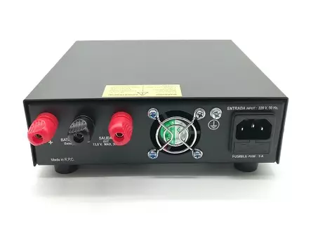 JETFON PC-1335 VIRTALÄHDE 13,8V / 30A + 12V AKUN LATAUS MAHDOLLISUUS - Virtalähteet - 308027 - 2